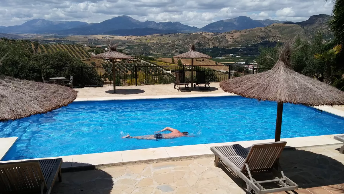 piscina-casa-domingo-casa-rural-piscina-alora-malaga-andalucia
